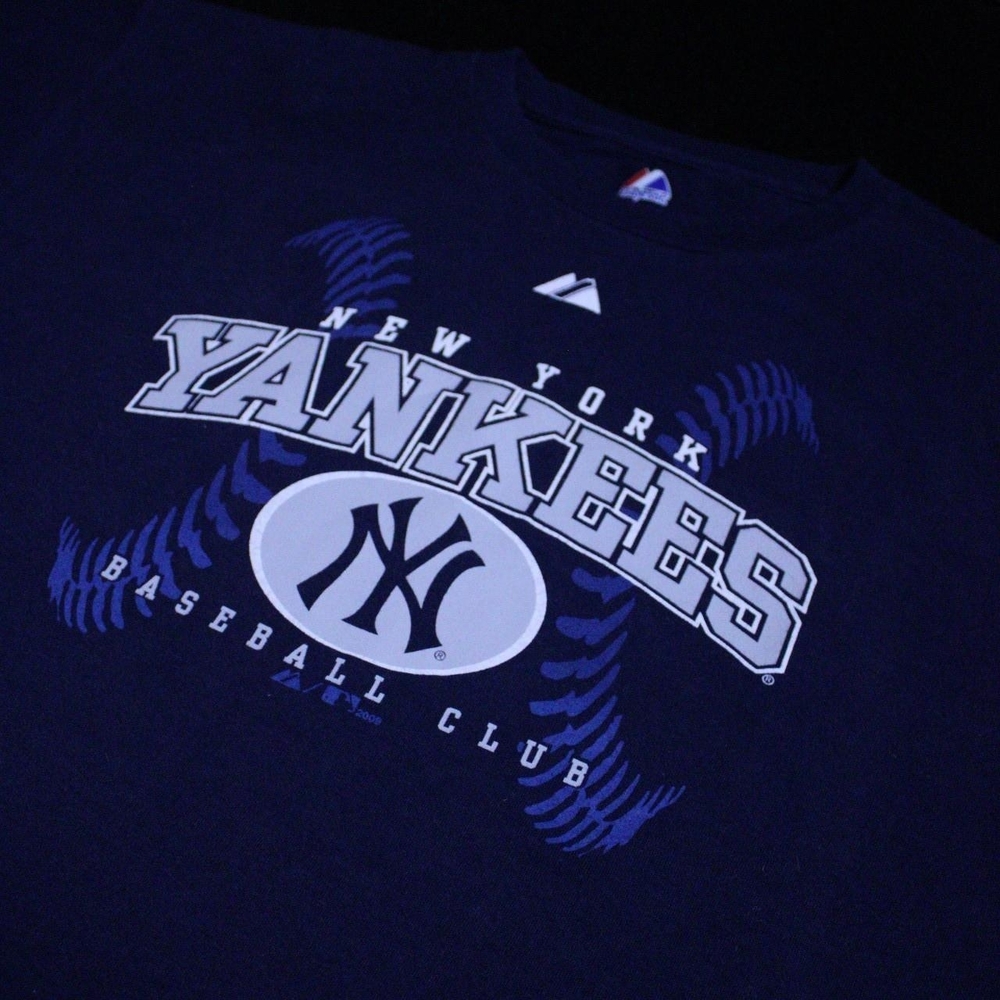 New York Yankees Blue Majestic Graphic T-Shirt Men's Size Large
